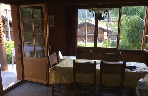 Ormont-Dessus Ski Chalet | Whole chalet - 3 bedrooms - glacier view // New Year's Day - New Year