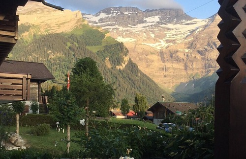 Ormont-Dessus Ski Chalet | Whole chalet - 3 bedrooms - glacier view // New Year's Day - New Year