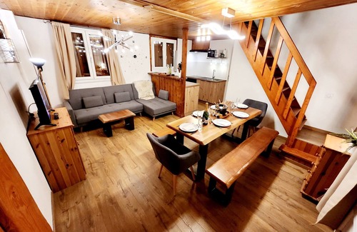 Seyne Ski Chalet | Whole chalet + private outdoor SPA-3 parking spaces-Near Ski Resort & Lake
