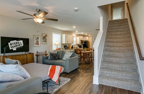 Clarksville House | Whole Home 1010 Franklin St