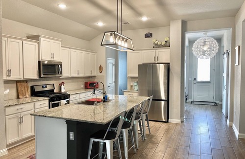 Austin House | Whole home! 3BR/2BA Family-Friendly Rental Near Austin Airport–Great Amenities!