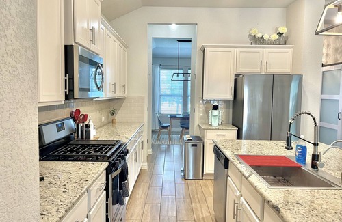 Austin House | Whole home! 3BR/2BA Family-Friendly Rental Near Austin Airport–Great Amenities!