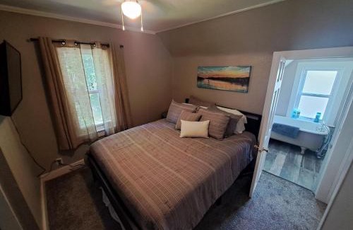 Dubuque House | Whole Home by Heritage Trail