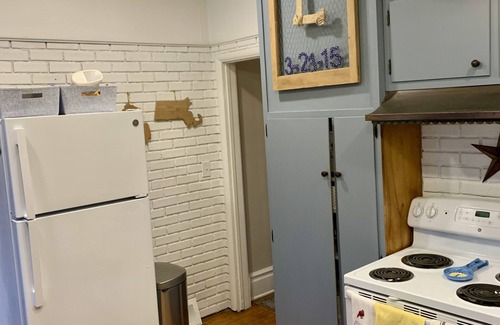 Hillsdale House | Whole Home Perfect for a Couple or Young Family, Close to Hillsdale College