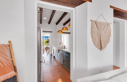 San Francisco Ski Chalet | Whole Home with Lush Patio in Heart of OSJ
