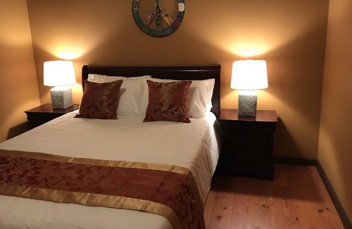 Deroche House | Whole House, 4 Bedrooms, Awesome for Vacation