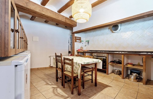 Rojals House | Whole House 'Cal Tous' with Mountain View, Shared Terrace and Wi-Fi