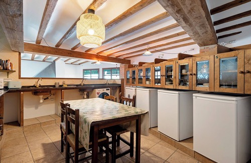 Rojals House | Whole House 'Cal Tous' with Mountain View, Shared Terrace and Wi-Fi