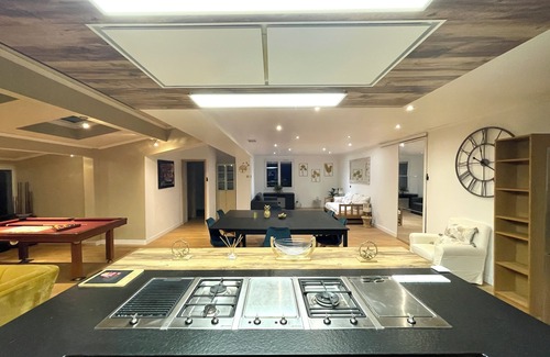 Cepet Cottage | Whole-house cottage for 14 people Large, quiet plot Ideal for groups