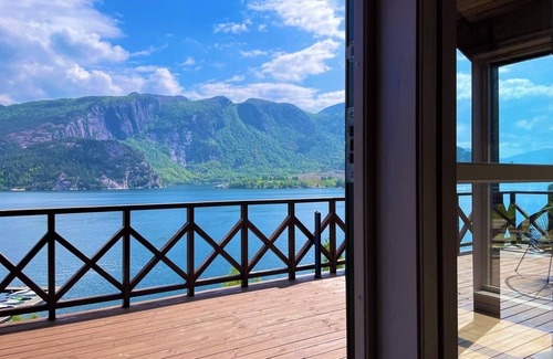 Forsand House | Whole house/Fjord view/Near the Pulpit