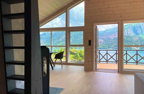 Forsand House | Whole house/Fjord view/Near the Pulpit