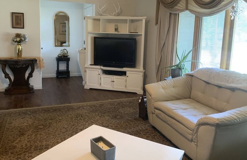 Currie House | Whole house for family close to parks, bike trail and Lake Shetek