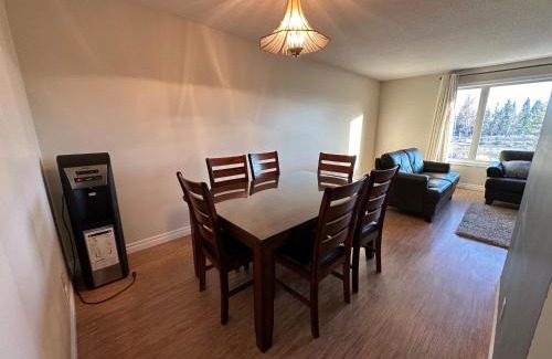 Lyalta House | Whole house near Calgary, Chestermere & Langdon