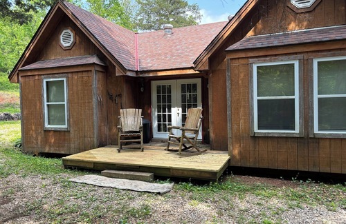 Eminence House | Whole house, secluded getaway near Alley Springs, Eminence , Missouri.