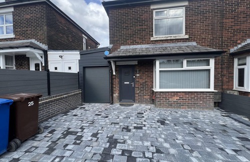Ramsbottom House | Whole House -sleeps4-parking-garden-bikinghiking