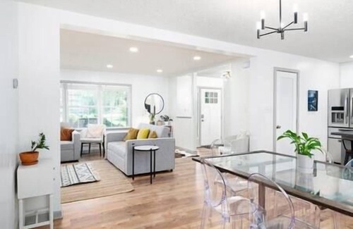 Oakley House | Whole Renovated 5 BR Home minutes to downtown Asheville, Pets welcome