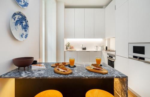 Santa Maria Maior Apartment | WHome Prime Location Contemporary Luxury Apartment w/AC & Elevator