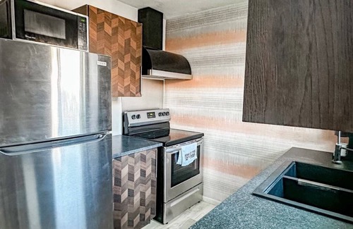 Northgate Condo | Whoop Ward- Walk to Kyle Field