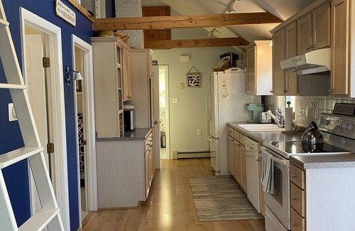 Biddeford Pool House | Why rent a Hotel when you can have a whole House!