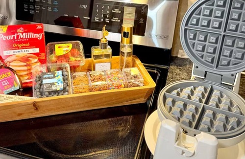 Wichita Falls House | Wichita Falls’ #1 Family Oasis - Waffle Bar & Hot Tub