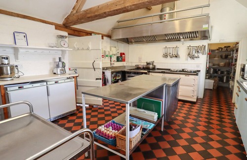 Blaisdon Cottage | WICK COURT FARM, family friendly in Frampton On Severn