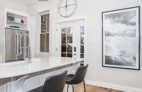 West Town House | Wicker Park Entire House, Private Yard and Parking!