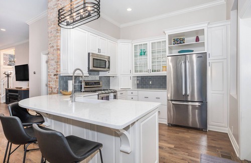 West Town House | Wicker Park Entire House, Private Yard and Parking!