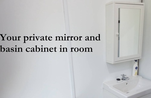 Singapore River Apartment | WIDE Balcony Rm2 @ tiong bahru (near SGH)