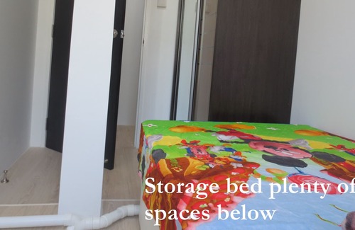 Singapore River Apartment | WIDE Balcony Rm2 @ tiong bahru (near SGH)