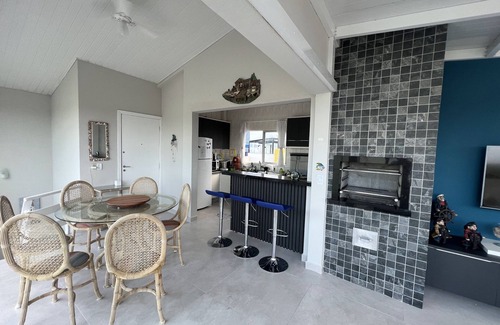 Matinhos Apartment | Wide Coverage Facing the Sea and Barbecue