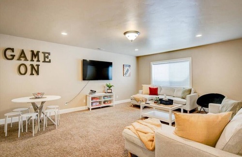Orem House | Wide & Fenced Backyard, Garage, King Bed!