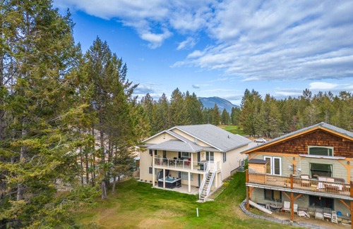 East Kootenay Apartment | Wide Open Spaces | Hot Tub | Springs Golf Course