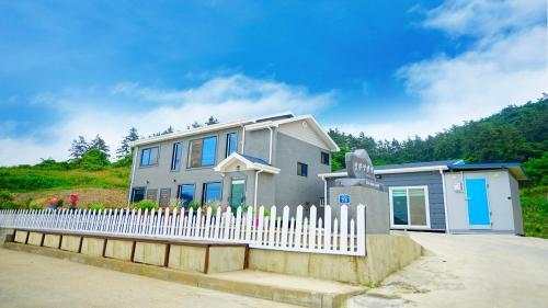 Buan House | wido cinhwangyeongpensyeon