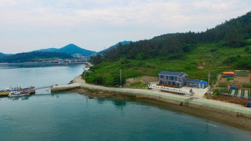 Buan House | wido cinhwangyeongpensyeon