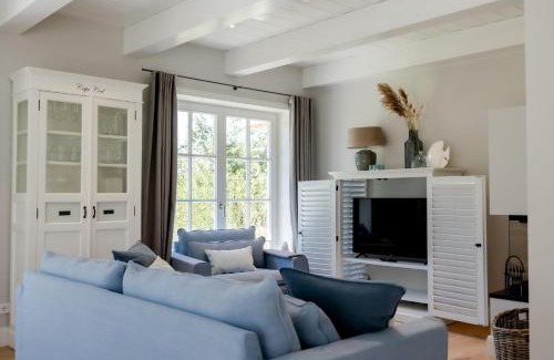 Oldsum House | Wiesen Engel