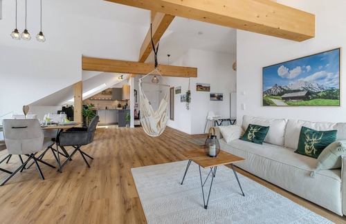 Altusried Apartment | WIESEN.glück - Allgäuer Bergidyll nCharmante Dachwohnung mit Bergblick