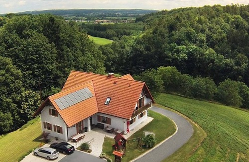 Loipersdorf bei Fuerstenfeld Apartment | Wiesenzimmer - Gästehaus Waldpanorama