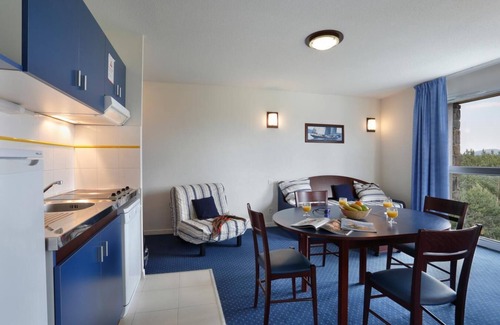 Pyrenees 2000 Apartment | Wifi, 100m from resort center, fitness, terrace, balcony, tv, ski locker, 40m², Pyrénées 2000