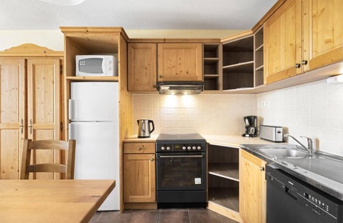 Les Eucherts Apartment | Wifi, 150m from shops, swimming pool, sauna, hammam, balcony, tv, ski locker, 56m², La Rosière