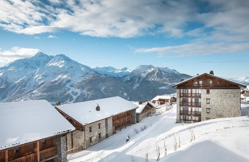 Les Eucherts Apartment | Wifi, 150m from shops, swimming pool, sauna, hammam, balcony, tv, ski locker, 56m², La Rosière