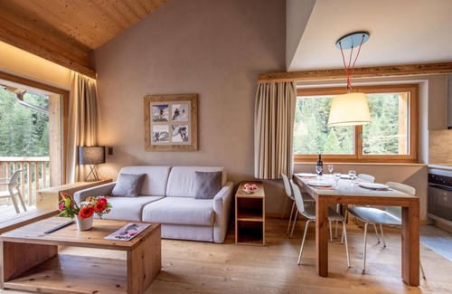 Zinal Apartment | Wifi, 150m from ski lifts, terrace, balcony, tv, ski locker, 63m², Zinal