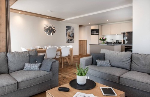 Les Gets Apartment | Wifi, 200m from ski slopes, 1st floor, hammam, balcony, parking, tv, 82m², Les Gets