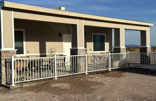 Mojave Desert House | wifi/death valley/family-friendly/amargosa valley/4 bedroom
