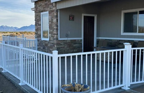 Mojave Desert House | wifi/death valley/family-friendly/amargosa valley/4 bedroom