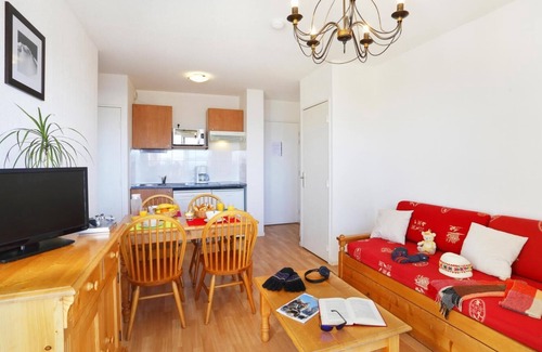 Font-Romeu-Odeillo-Via Apartment | Wifi, fitness, swimming pool, terrace, parking, ski locker, 30m², Font Romeu