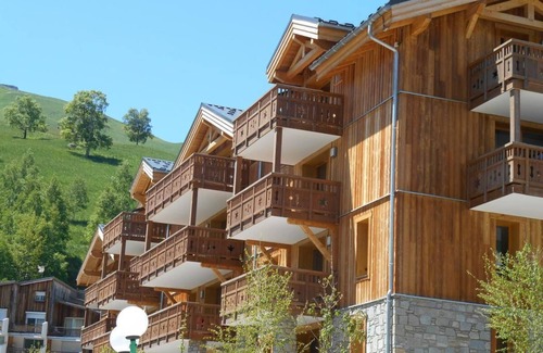 Les Deux Alpes Apartment | Wifi, fitness, sauna, hammam, terrace, balcony, parking, tv, ski locker, 74m², Les 2 Alpes