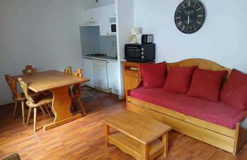 Vignec Apartment | Wifi, Ground floor, swimming pool, tv, ski locker, 40m², Saint Lary Soulan