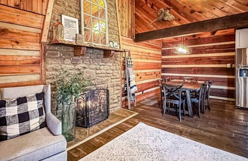 Heidelberg Apartment | WiFi, Hot tub & Pets - Soulshine - Wooded Retreat