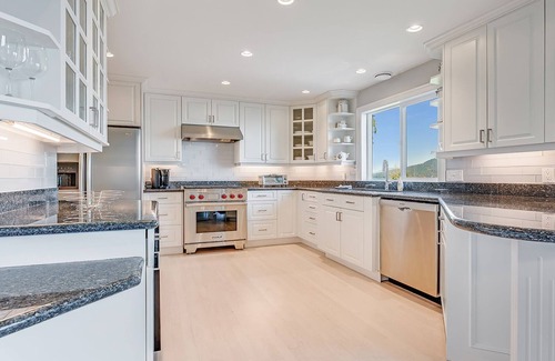 North Saanich House | Wifi/Oceanfront/Private Beach/Acerage/Views