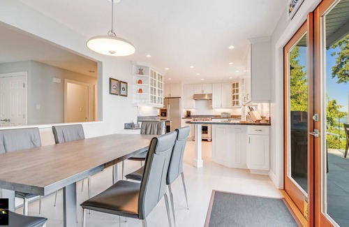 North Saanich House | Wifi/Oceanfront/Private Beach/Acerage/Views